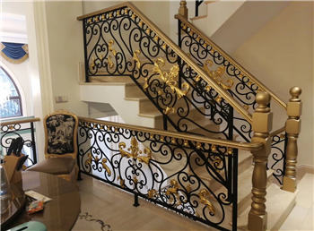 <b>铜加铁楼梯</b>